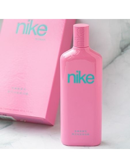 NIKE - Sweet Blossom, Colonia mujer, 75 ml, 150 ml, Estuche de regalo de 3 piezas, Perfume Formato Spray, Eau de Toilette Natural y femenina, Aroma Floral Afrutado, Fragancia Fresca, Dulce y de larga duración ✅ Entrega 24/72h